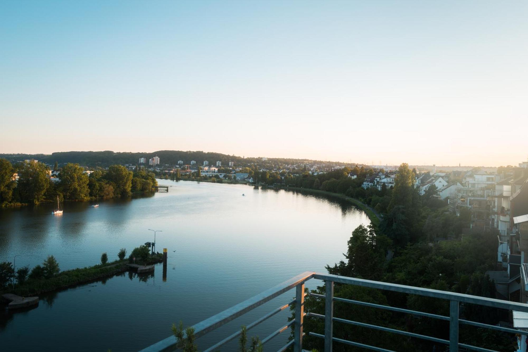 Penthouse Wohnung Mit Schoenem Moselblick In Metternich Koblenz  Kültér fotó