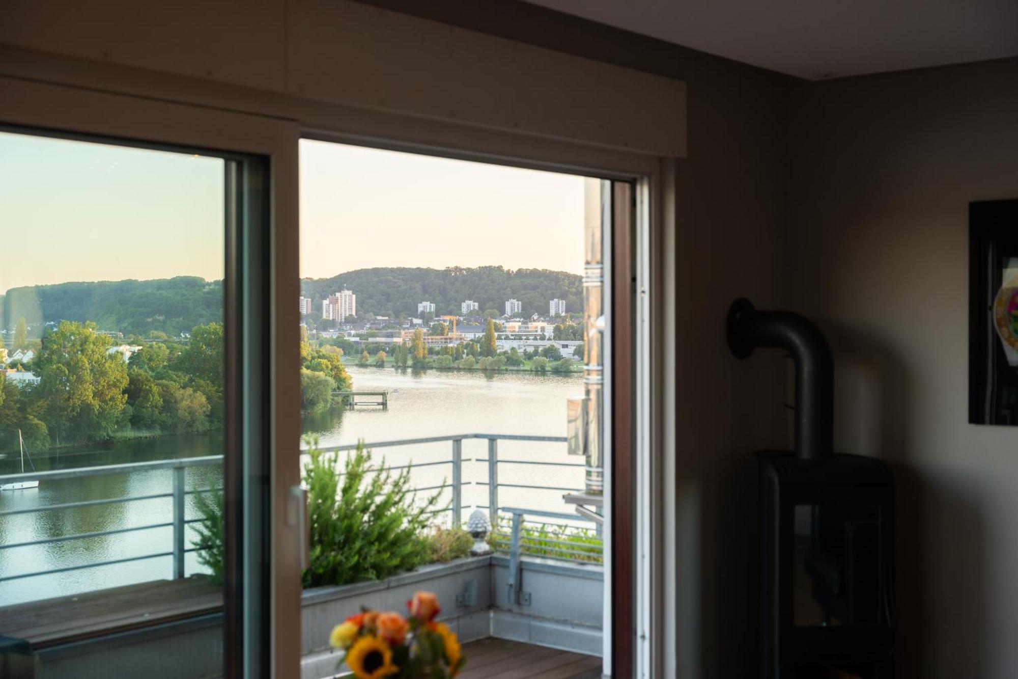 Penthouse Wohnung Mit Schoenem Moselblick In Metternich Koblenz  Kültér fotó