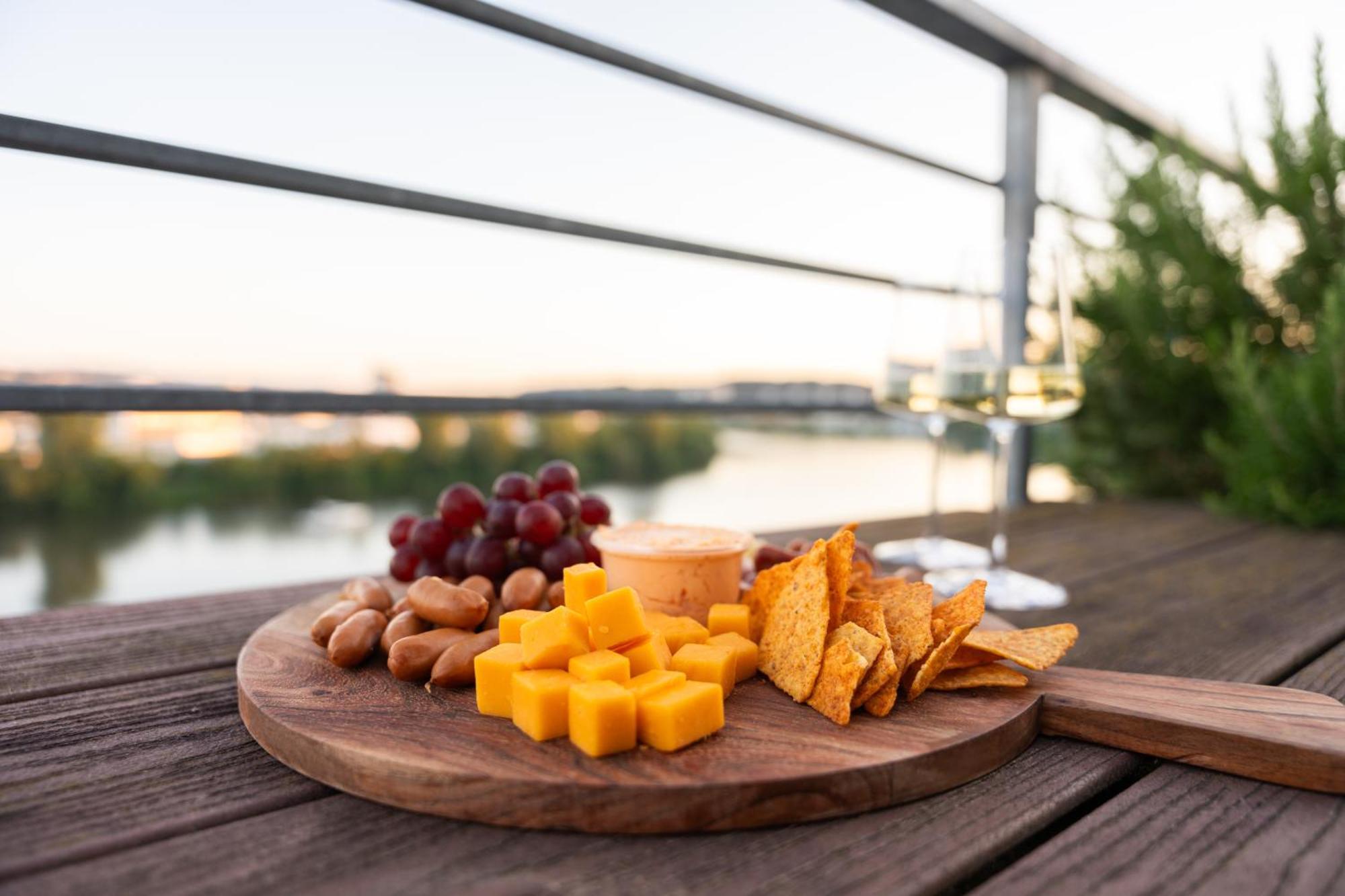 Penthouse Wohnung Mit Schoenem Moselblick In Metternich Koblenz  Kültér fotó