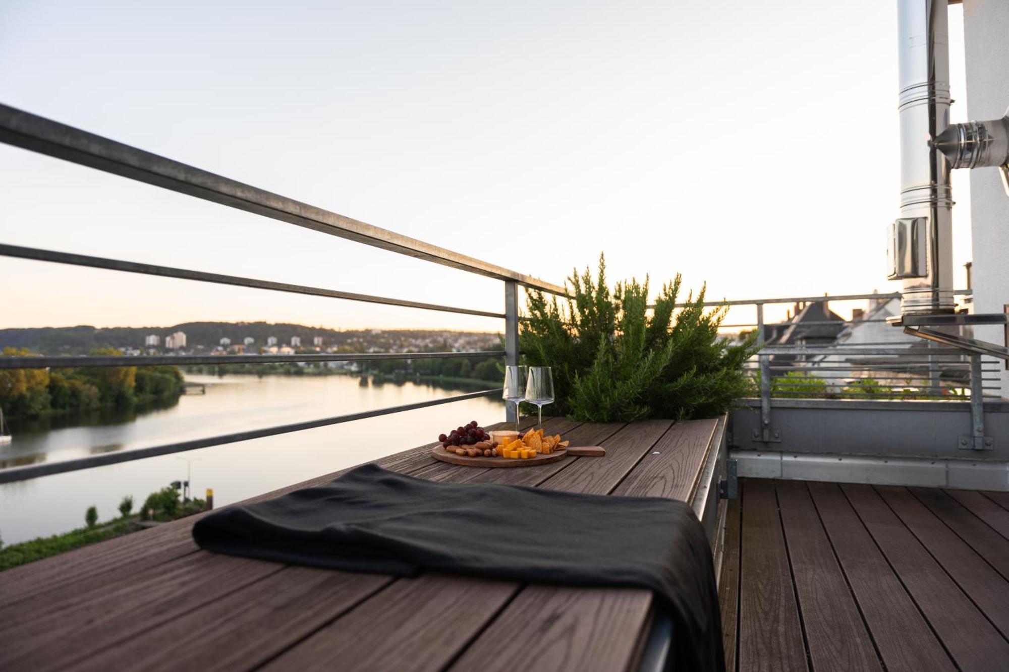 Penthouse Wohnung Mit Schoenem Moselblick In Metternich Koblenz  Kültér fotó